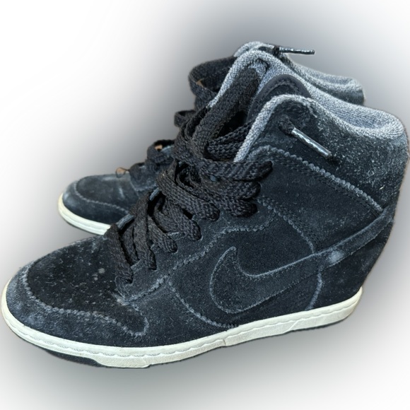 Nike with wedge heel. Size 6 - Picture 2 of 7